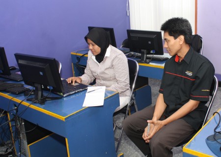 Pelatihan Web Design di YESJOGJA dengan peserta dari Bagian Humas Pemerintah Kabupaten Aceh Tamiang