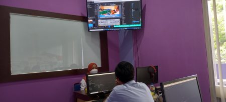 Pelatihan Teknologi Informasi Video Editing Kantor Urusan Internasional Universitas Diponegoro (UNDIP) Semarang