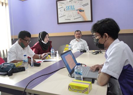 Pelatihan Teknologi Informasi materi pengembangan dan pengelolaan Website dengan WordPress