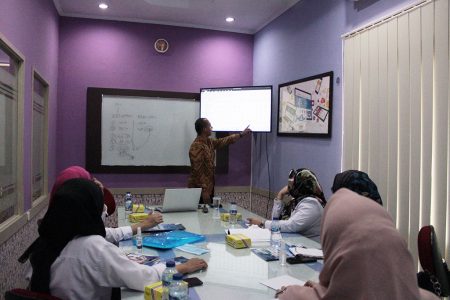 Pelatihan Pengelolaan Keuangan Fakultas Ekonomi dan Bisnis Universitas Tadulako