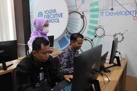 Pelatihan Teknologi Informasi Dinas Komunikasi, Informatika, Statistik dan Persandian Provinsi Kalimantan Utara April 2023