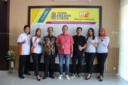 Pelatihan Pengembangan SDM materi Pengelolaan Keuangan Sekretariat DPRD Kabupaten Sintang Mei 2023