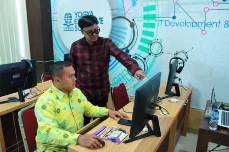 Pelatihan Teknologi Informasi Universitas Lancang Kuning Pekanbaru, Provinsi Riau Oktober 2023