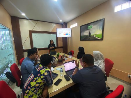 Pelatihan Teknologi Informasi Teknik Pengelolaan Podcast DISKOMINFO Kabupaten Penajam Paser Utara November 2023