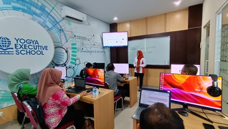 Pelatihan Sistem Informasi Aplikasi TV Info Publikasi (SIATIKA) Rumah Sakit Umum Daerah (RSUD) Malinau Desember 2023