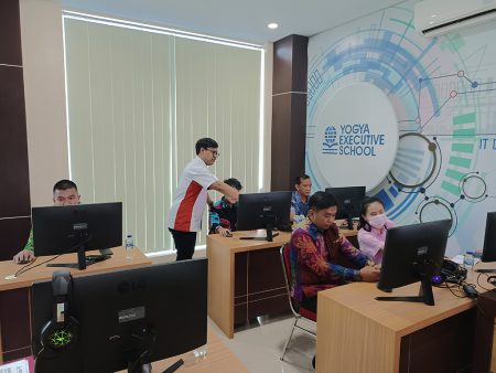 Pelatihan Teknologi Informasi materi infografis untuk desain komunikasi visual BPKD Kabupaten Malinau Februari 2024