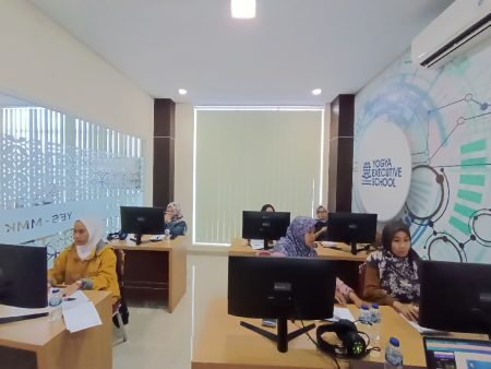 Pelatihan Teknologi Informasi Fakultas Hukum Universitas Diponegoro Semarang Maret 2024