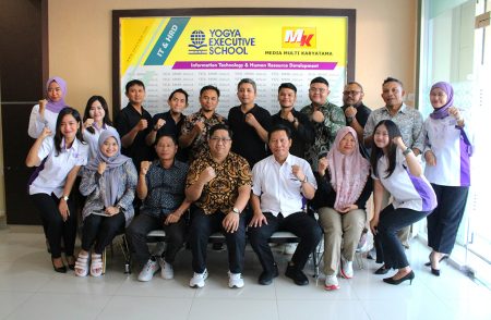 Pelatihan Teknologi Informasi materi Linux Server Administrator DISKOMINFO Kabupaten Kutai Kartanegara Juni 2024