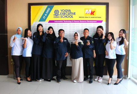 Pelatihan Teknologi Informasi materi Pembuatan Konten Digital Berbasis Mobile DISKOMINFO PPU Juni 2024