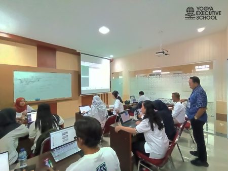 Bimtek Penggunaan Aplikasi SIMPERJADIN DISKOMINFO Kabupaten Penajam Paser Utara September 2024