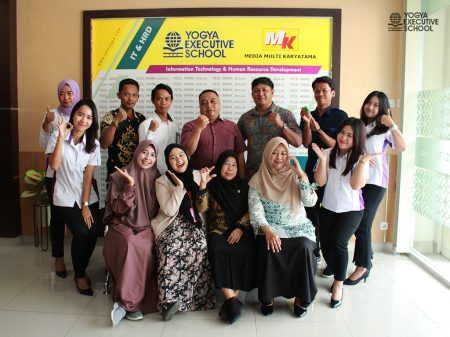 Pelatihan Pengembangan SDM materi Penyusunan SOP DISKOMINFO Kabupaten Penajam Paser Utara September 2024