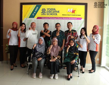 Pelatihan Pengembangan SDM materi Manajemen Pelayanan Publik DISNAKERTRANS Kabupaten Kulon Progo DIY September 2024
