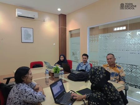 Pelatihan Teknik Pengambilan Sampel Makanan dan Minuman UPA Laboratorium Terpadu Universitas Tadulako Palu September 2024