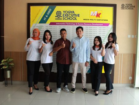 Pelatihan Teknologi Informasi materi Content Creator LPA Universitas Negeri Malang September