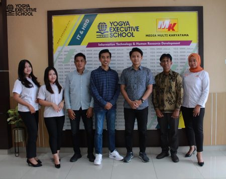 Pelatihan Teknologi Informasi dengan materi Drone for Mapping November 2024