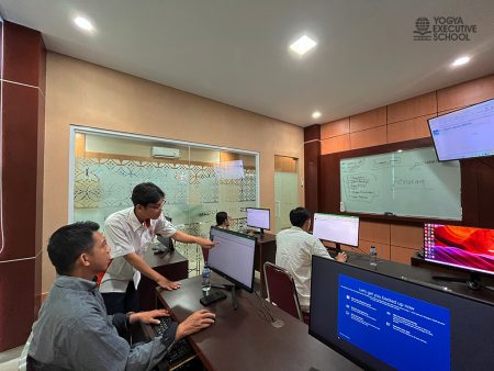 Bimbingan Teknis Operator Komputer Muda (BNSP) FKIP Universitas Palangka Raya Desember 2024