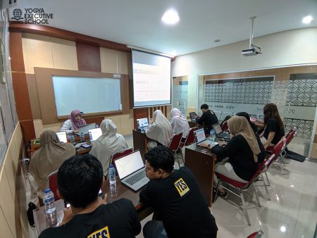 Bimtek Administrator Simkeujadin DISKOMINFO Kabupaten Penajam Paser Utara Mei 2025