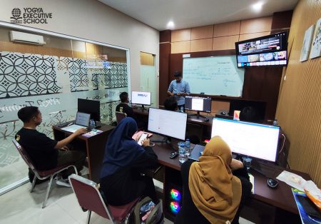 Pelatihan Teknologi Informasi materi Operator Komputer Muda BNSP Universitas Negeri Malang Juni 2025