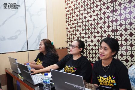 Pelatihan Data Management Staf BNSP Politeknik Negeri Kupang November 2025