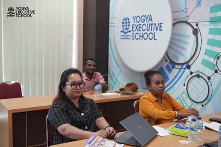 Pelatihan Pelayanan Prima Fakultas Ekonomi dan Bisnis Universitas Cenderawasih November 2025