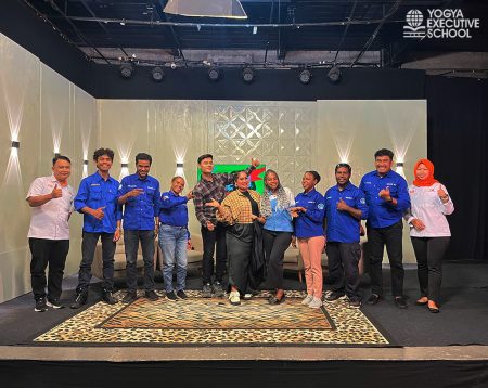 Pelatihan Teknologi Informasi materi Reporter, Penyiar, Kameramen dan Video Editing DISKOMINFO Boven Digoel November 2025