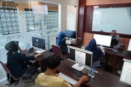 Pelatihan Sertifikasi BNSP Staf Administrasi (FEB) Universitas Negeri Malang Juni 2024