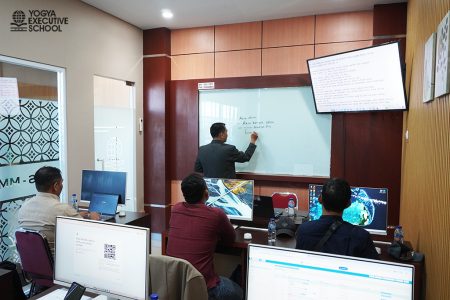 Pelatihan Strategi Manajemen Media Sosial dan Promosi Digital FIS Universitas Negeri Malang Juli 2026